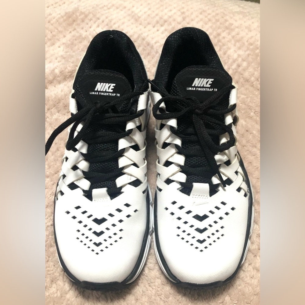 Nike Men's Black and White Athletic Shoes